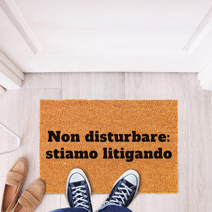 Zerbino Divertente - Non disturbare: stiamo litigando 40x60cm